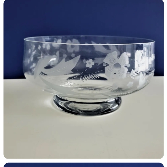 Gift? Clear etched large bowl 8.5 by 6 in - Picture 1 of 5